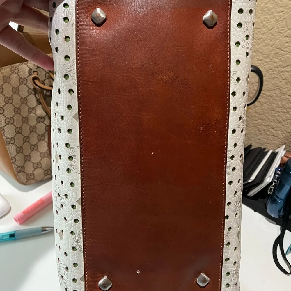 MCM PERFORATED VISETOS HANDBAG - Picture 13 of 16